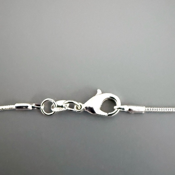 Mexico Solid Sterling Silver Onyx Pendant on an SS Plate Chain - Picture 4 of 5